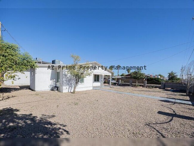 Foto del edificio - 2646 E Willetta St