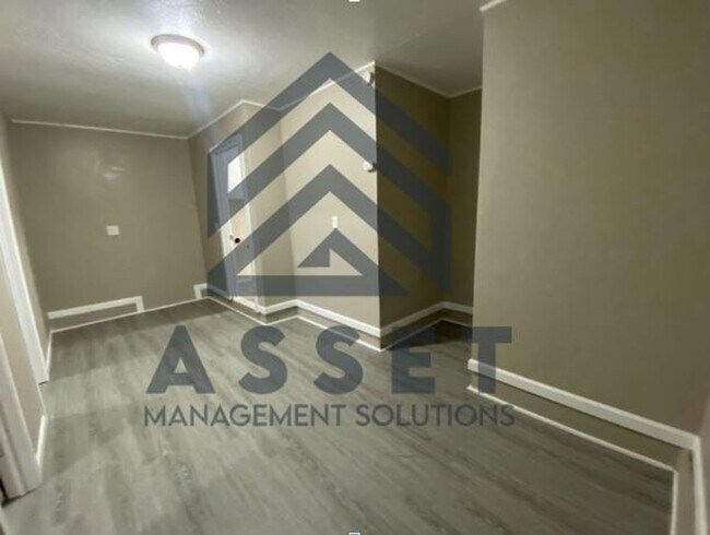 Foto del edificio - Charming 5 Bedroom Rent to Own Home!!