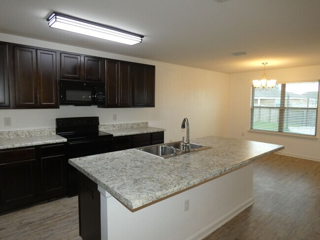 Building Photo - Beautiful 3-Bedroom Home - Whisper Creek