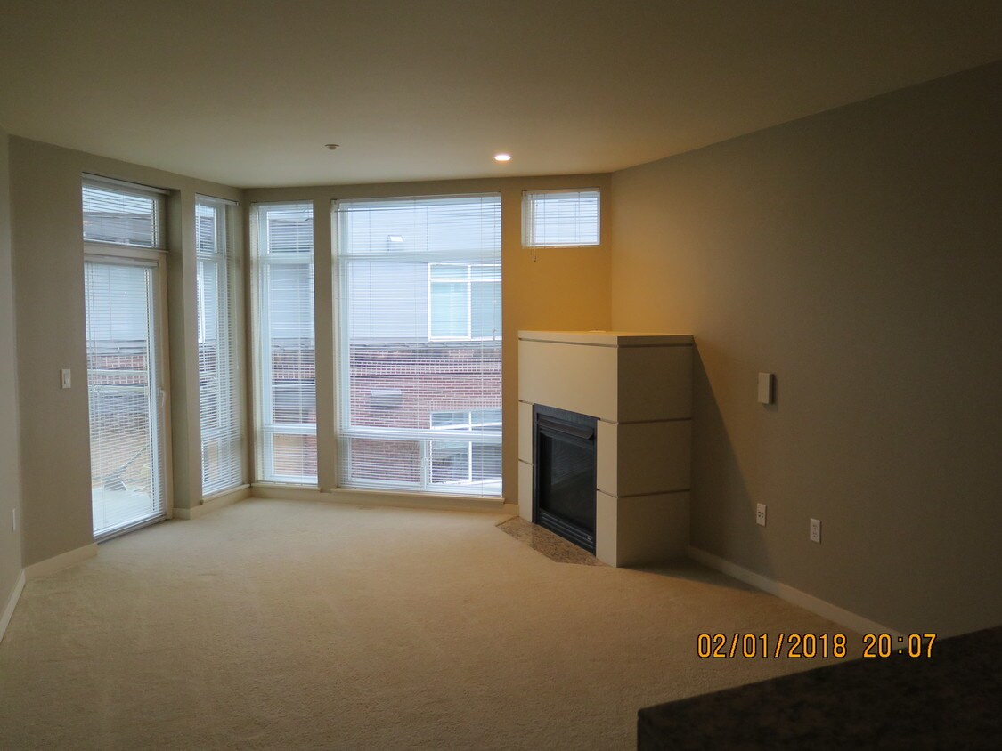Sala de estar - 211 Kirkland Ave
