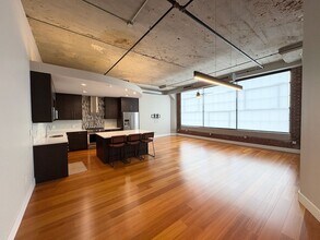 Building Photo - 4100 Forest Park Ave