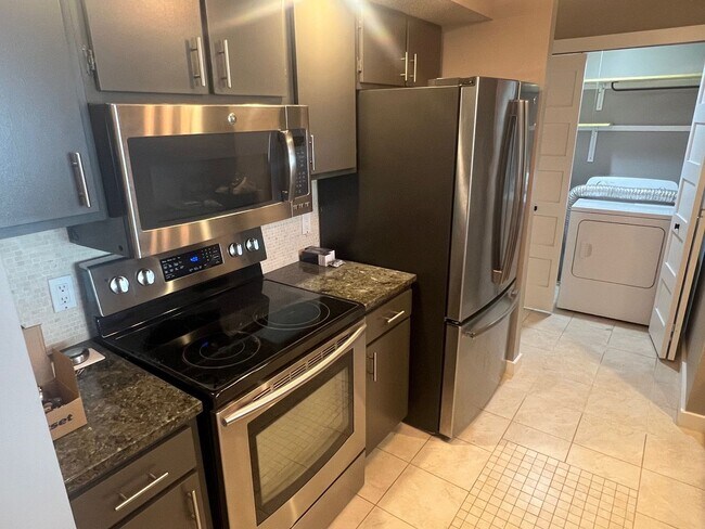 Foto del edificio - Updated Condo with Water view - Available ...