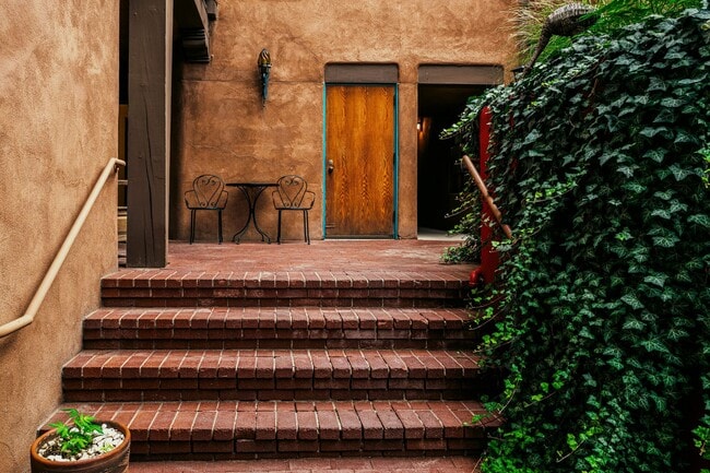 Building Photo - Inviting Studio in the Heart of Downtown Santa Fe