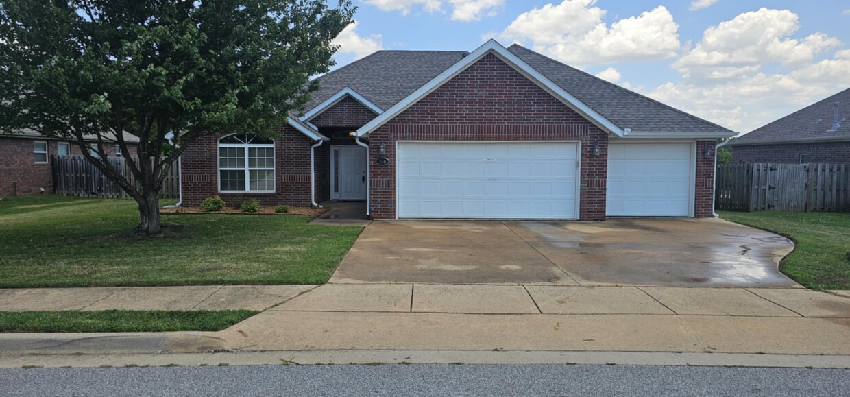 Primary Photo - 550 McKissic Spring Rd