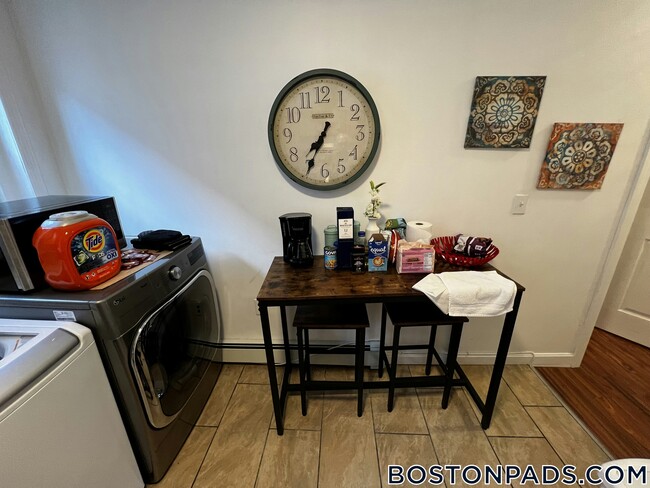 Foto del edificio - 871 Harrison Ave