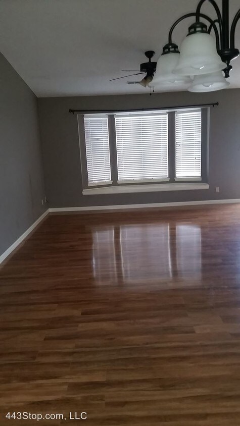 Foto principal - 3 br, 2 bath House - 7295 Suncrest Court