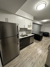 Building Photo - 258A-258A Sunview St
