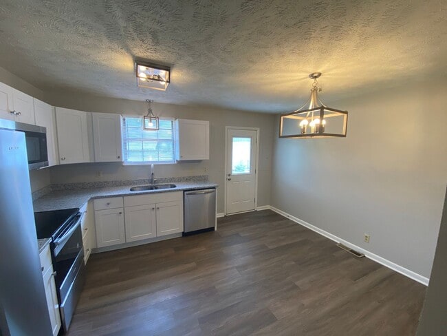 Building Photo - 501 Gracy Ave