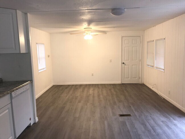 Foto del edificio - 1153 S Christiana Ave