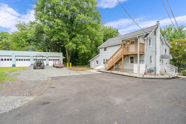 Building Photo - 5 Alpaugh Ln