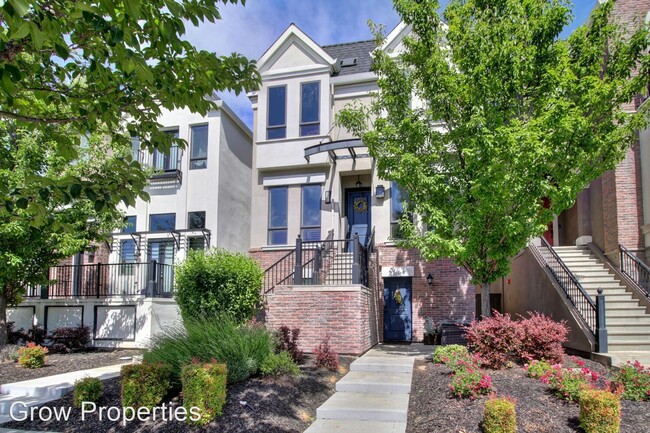 Building Photo - 4 br, 3.5 bath House - 3305 Crocker Drive