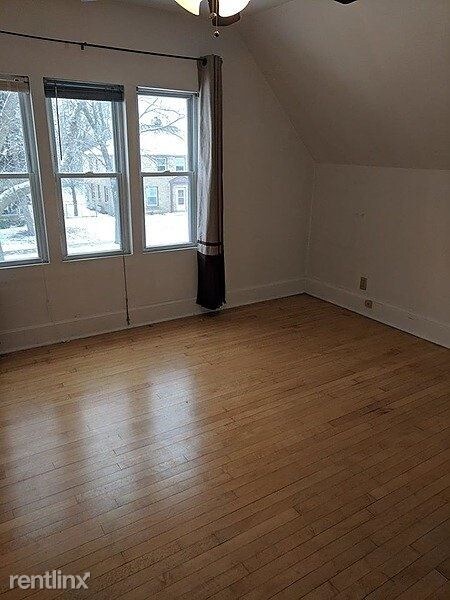 Building Photo - 4832 N Mohawk Ave