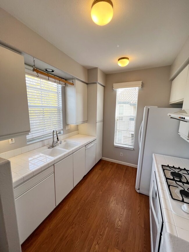 Building Photo - 2BR/2BA Upper level Condo @ Camino Villas in Carmel Valley