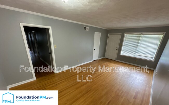 Foto del edificio - 322 Whiteville Ave