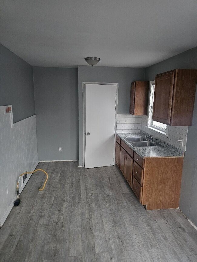 Foto del edificio - 18417 Glastonbury Rd