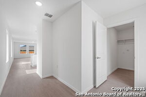 Foto del edificio - 1334 Neria Lp