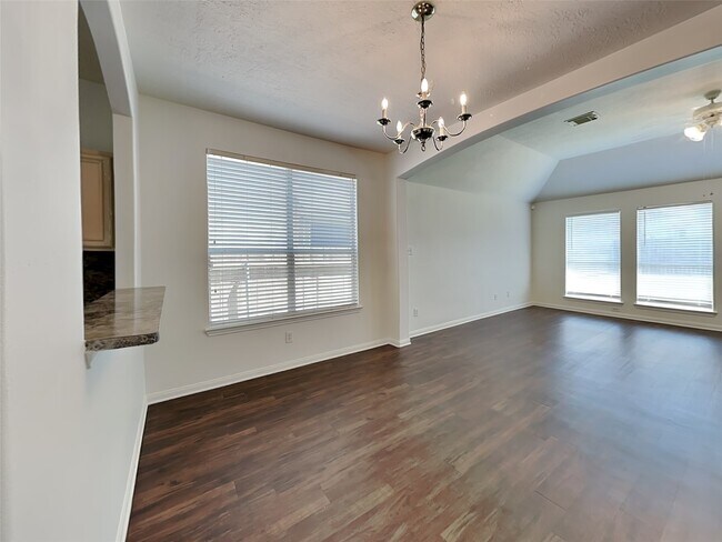 Building Photo - 30 Huntington Bend Dr
