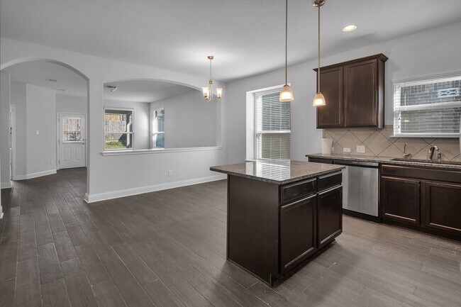 Building Photo - 5710 Calaveras Way