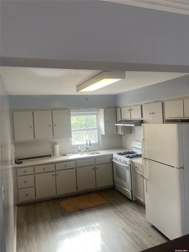 Building Photo - 11-28-28 130th St