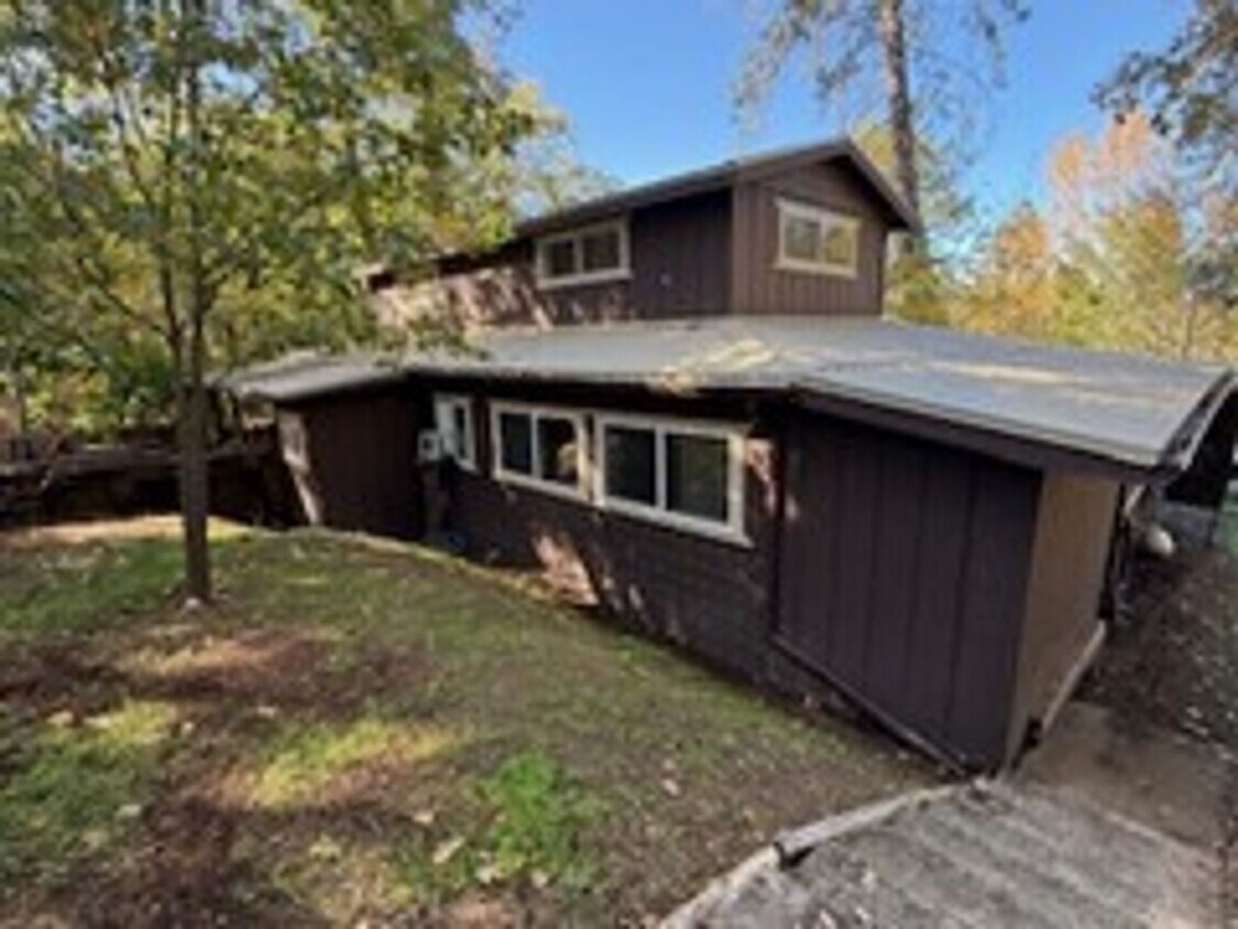 Foto principal - 3BED2BATH - NEWLY REMODELED WITH LARGE SHO...