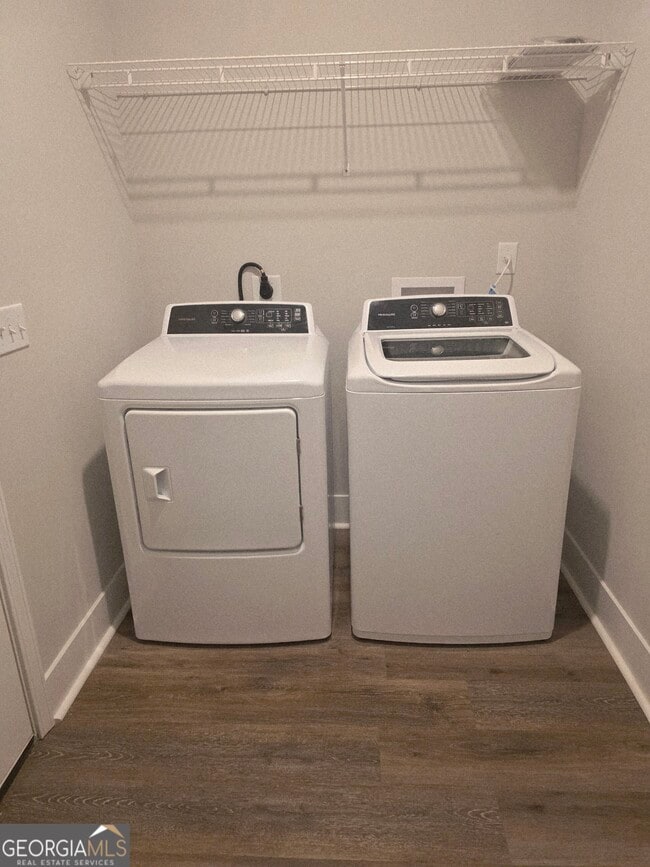 Foto del edificio - 1007 Autumns Wood Cir E