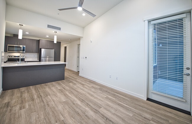 2nd view of the Livingroom - Trouve