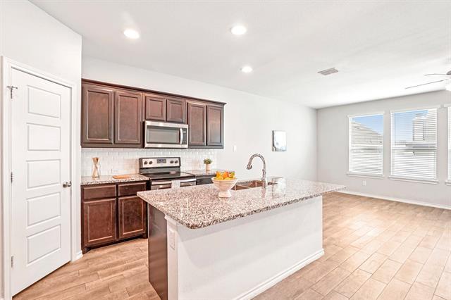 Foto del edificio - 9000 HUXLEY Dr