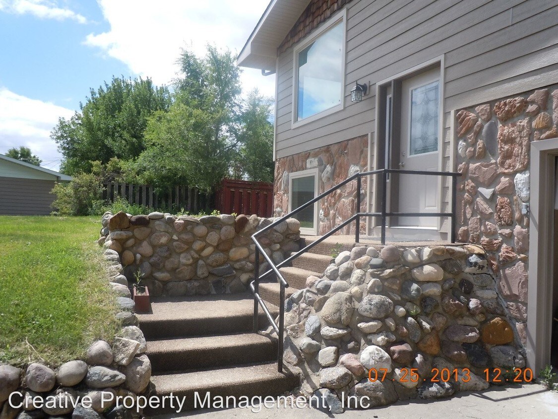 Foto principal - 1129 6th St NE