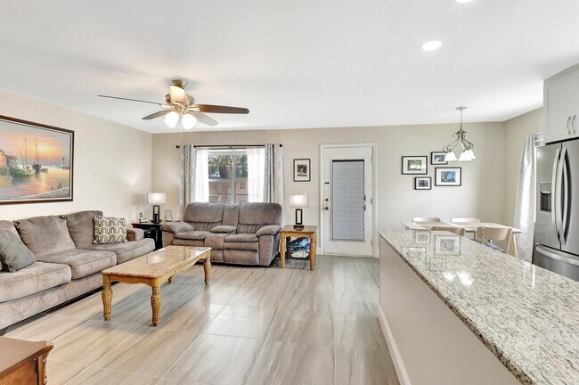 Foto del edificio - 413 Normandy Ln
