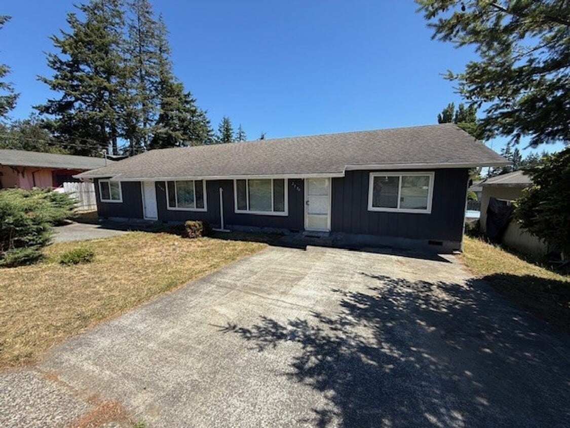 Primary Photo - 33rd Street Duplex