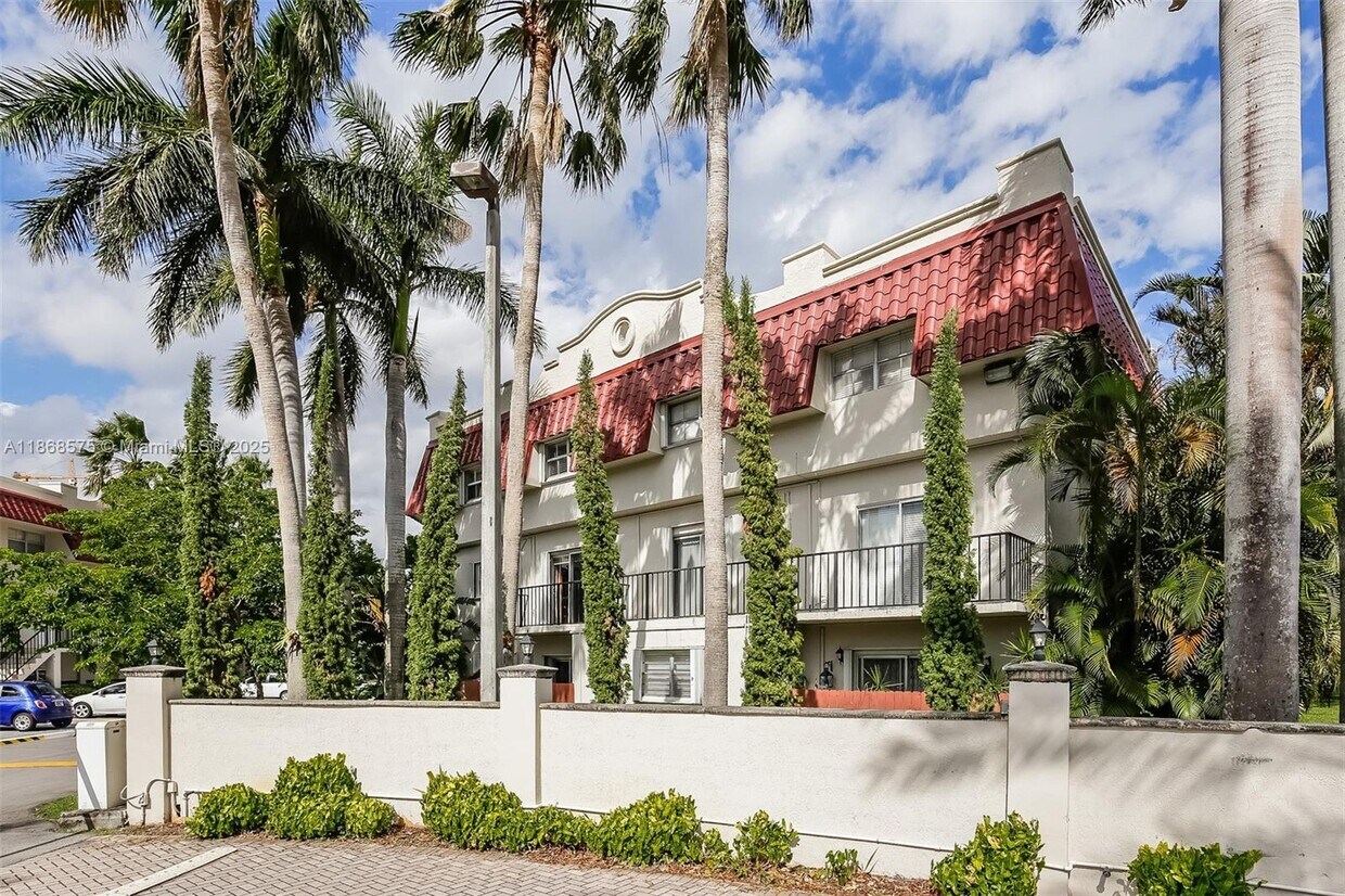 Foto principal - 8650 SW 67th Ave