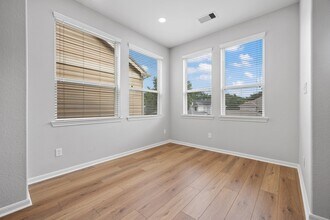 Building Photo - 18554 Jasmine Garden Pl