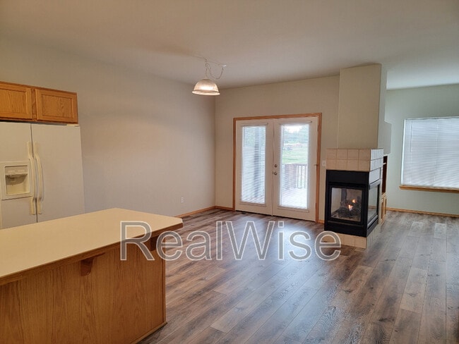 Building Photo - 1085 Golden Pheasant Dr