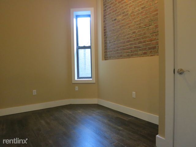 Building Photo - 898 Hart St