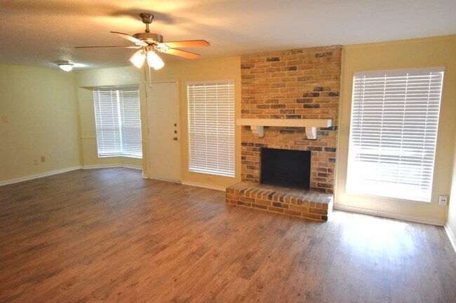 Foto del edificio - 7119 River Mill Dr