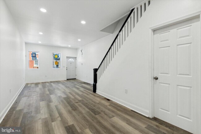 Building Photo - 350 Beech St