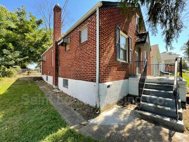 Building Photo - 7045 Florence Pl