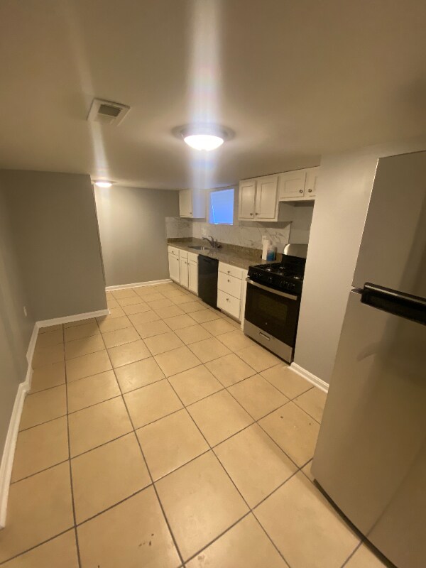 Building Photo - 3011 Glenmore Ave