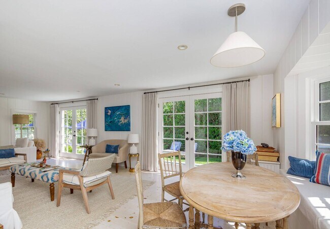 Foto del edificio - 156 Georgica Rd