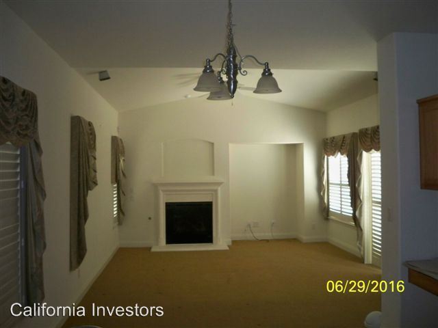 Building Photo - 7824 Shell Beach Dr