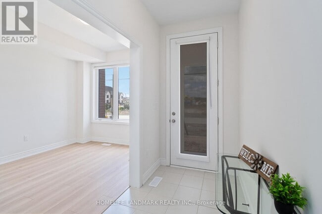 Photo du bâtiment - 3303 Sixth Line