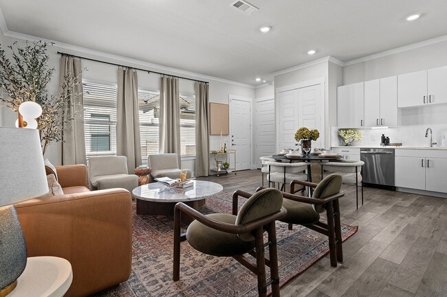 Building Photo - Luxe of Denton