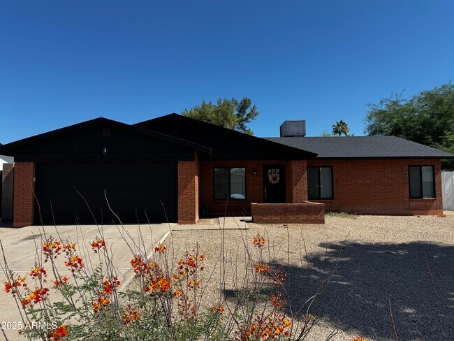 Foto del edificio - 5038 E Winchcomb Dr