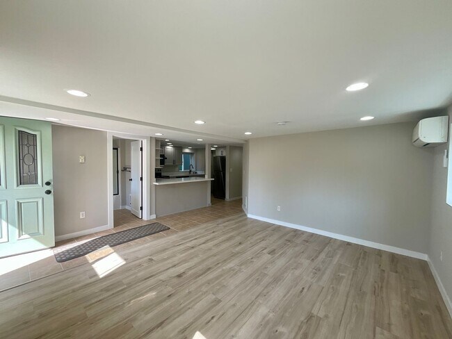 Foto del edificio - Spacious & Stylish 3-Bedroom ADU in Everett