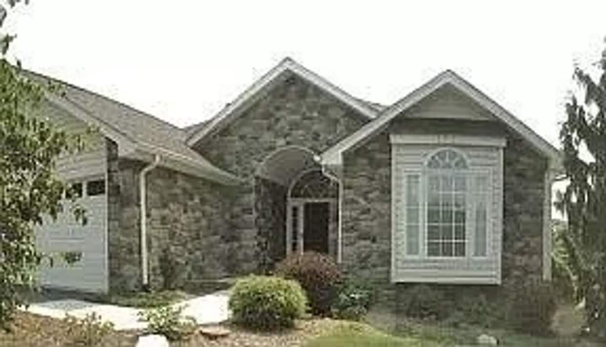 3 Bed/2 Bath. Master on Main. Close to V... - 3 Bed/2 Bath.  Master on Main.  Close to V...