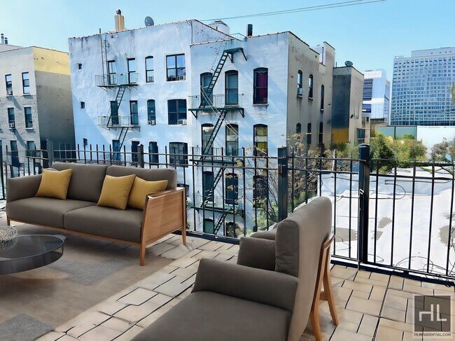 Building Photo - Gorgeous Harlem 1 Bedroom with Private Roo...