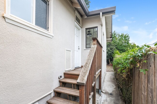 Photo - 1920 North Berkeley 2 Bedroom Bungalow Available! House