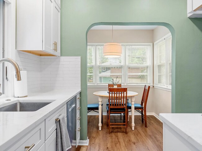 Foto del edificio - 2 Bed | 1 Bath House in Desired Mpls Neigh...
