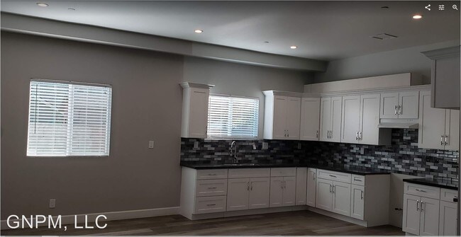 Foto del edificio - 5877 Inskeep Ave