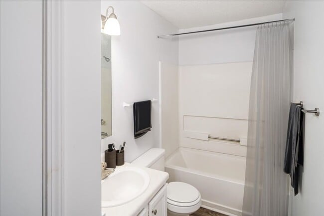 Interior Photo - Meadowbrook Luxury Apartments